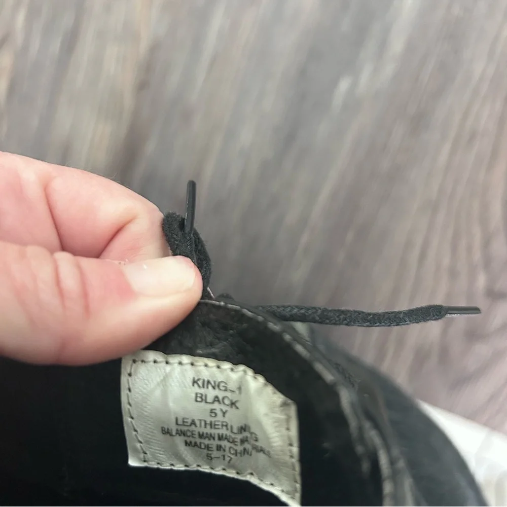 Boys Black Dress shoes Size 5